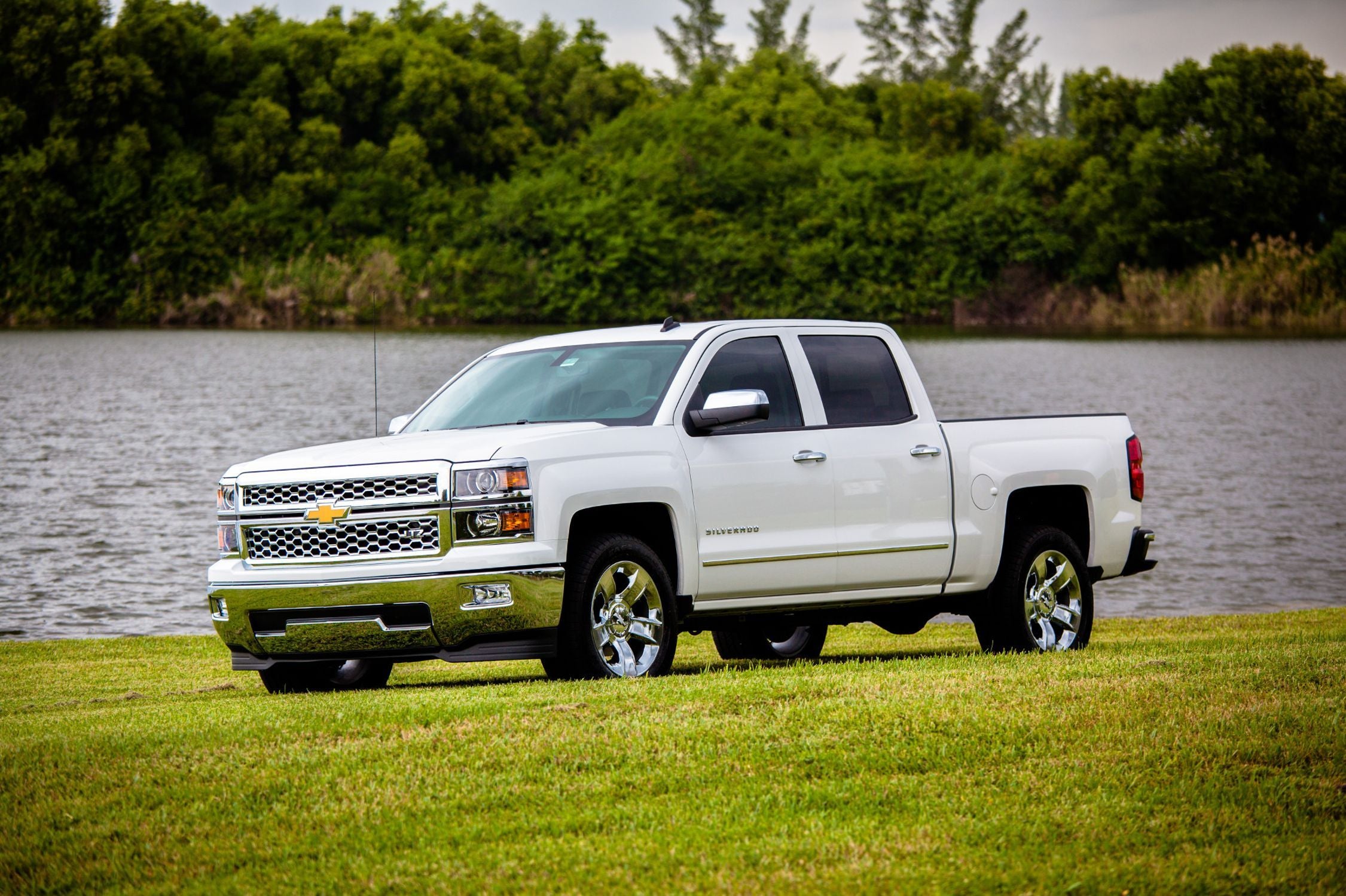 JL Audio SB-GM-SLVCC3/10TW3/BK2, Stealthbox for 2014-Up Chevrolet Silverado / GMC Sierra Crew Cab Trucks, 2 10TW3's, 800W