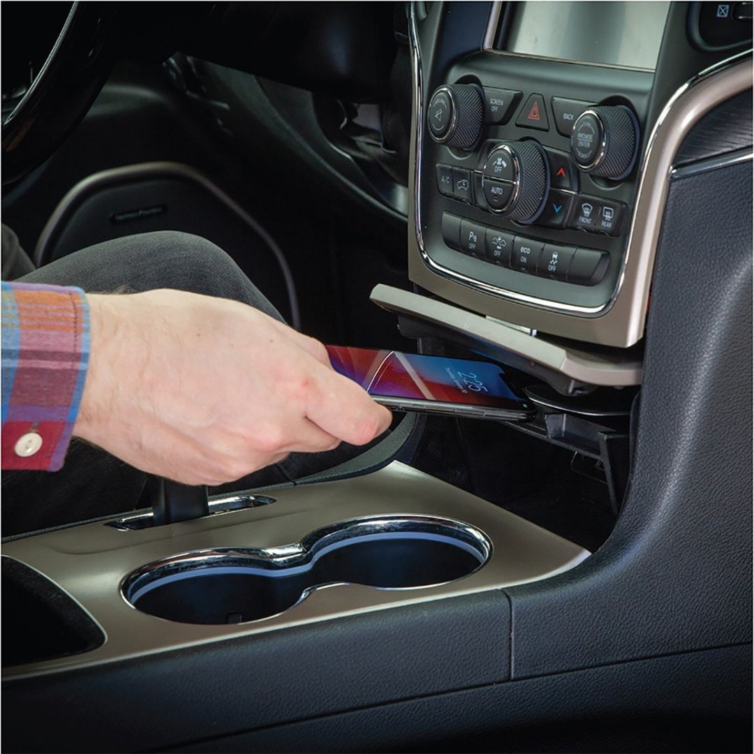 Scosche CRQ02, MagicMount Pro Charge 2011-Up Jeep Grand Cherokee Wireless Charging
